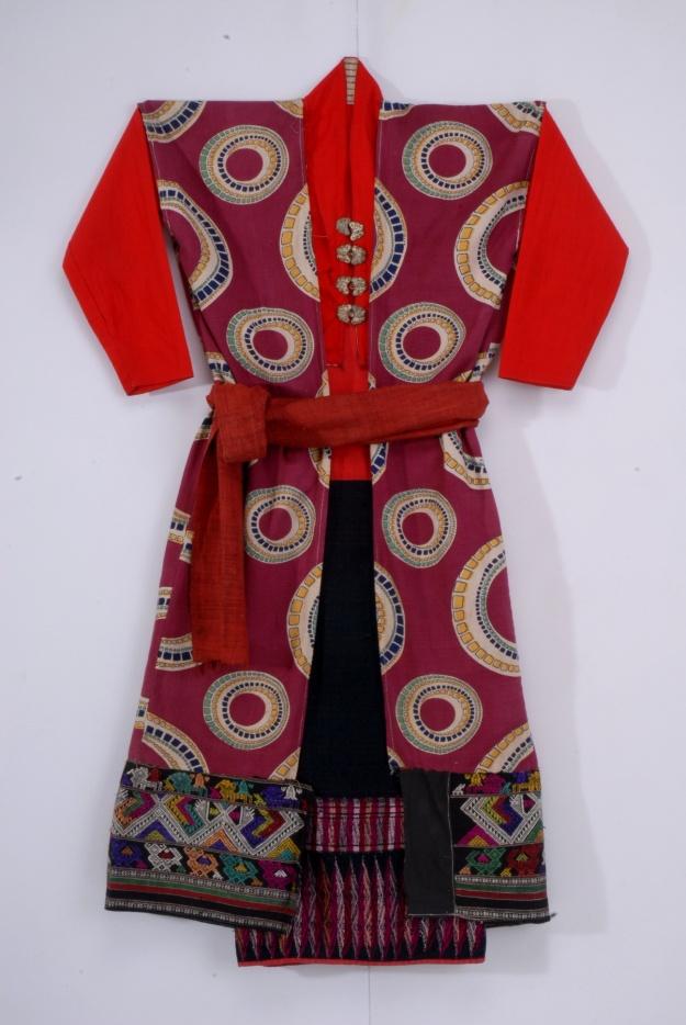 Vải bông, hoa văn thêu và in
Tày Đeng
Hủa Phăn, Lào

Thế kỷ 20