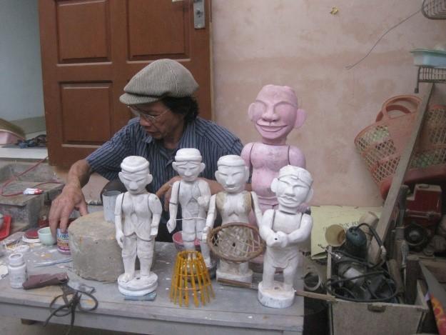 Ông Nguyễn Văn Tiến, 59 tuổi, nghệ nhân
Việt
Tế Tiêu, Đại Nghĩa, Mỹ Đức, Hà Nội