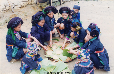 LÀM BÁNH DÀY (Bát Xát, Lào Cai, 2001)