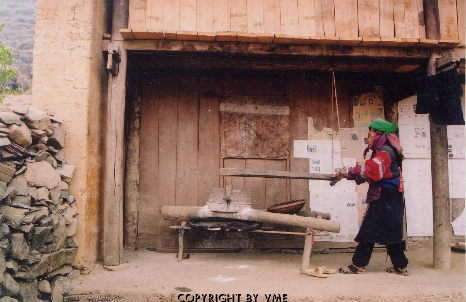 XAY NGÔ (Đồng Văn, Hà Giang, 2005)