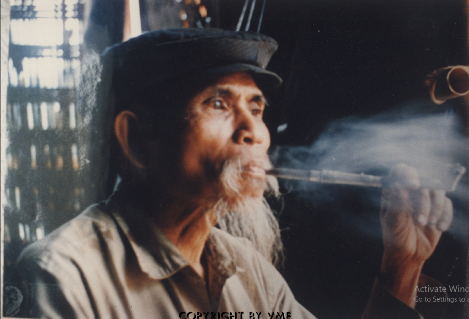 CHÂN DUNG TỘC TRƯỞNG Ơ-ĐU LÒ MAI ĐÁ (Tương Dương, Nghệ An, 1997)