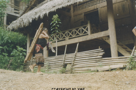 VÁC NƯỚC SUỐI VỀ NHÀ (Tương Dương, Nghệ An, 1996)