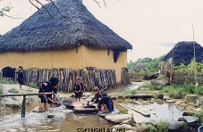 BẾN NƯỚC
(Bát Xát, Lào Cai, 1997)