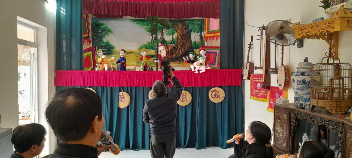 NGHIÊN CỨU, GHI HÌNH BUỔI LUYỆN TẬP CỦA CÁC NGHỆ NHÂN RỐI CẠN TẾ TIÊU (tại thị trấn Mỹ Đức, huyện Chương Mỹ, Hà Nội, 2025). Ảnh: Vũ Hồng Nhi