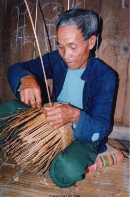 ĐAN GÙI (Than Uyên, Lai Châu, 2004)