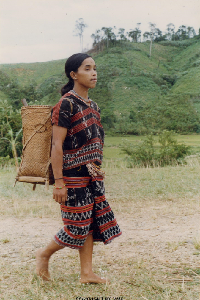 ĐI LÀM RẪY (A Lưới, Thừa Thiên – Huế, 1996)