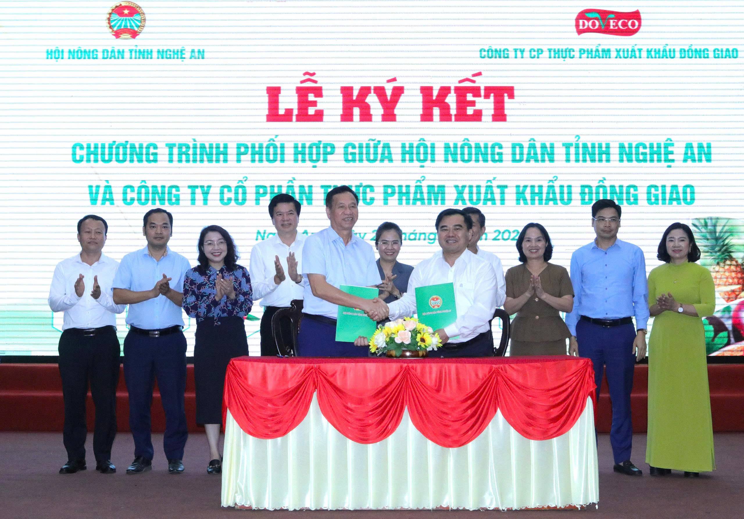 Nghệ An: Hội Nông dân tỉnh và Công ty cổ phần Thực phẩm xuất khẩu Đồng Giao ký chương trình phối hợp phát triển vùng nguyên liệu