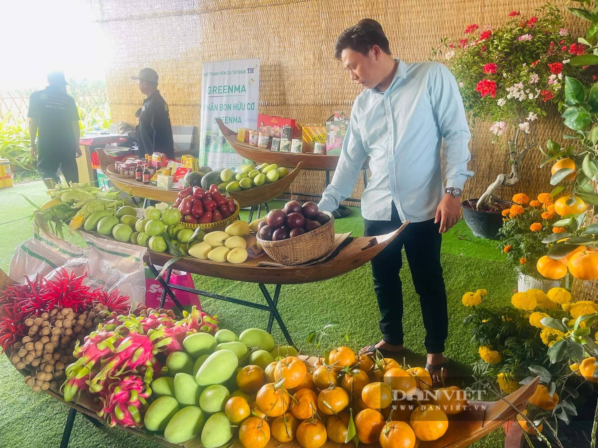 Nông nghiệp Đồng Tháp (gồm địa phận Tiền Giang) trồng rau, cây ăn trái kết hợp với du lịch sinh thái, đáng đồng tiền 