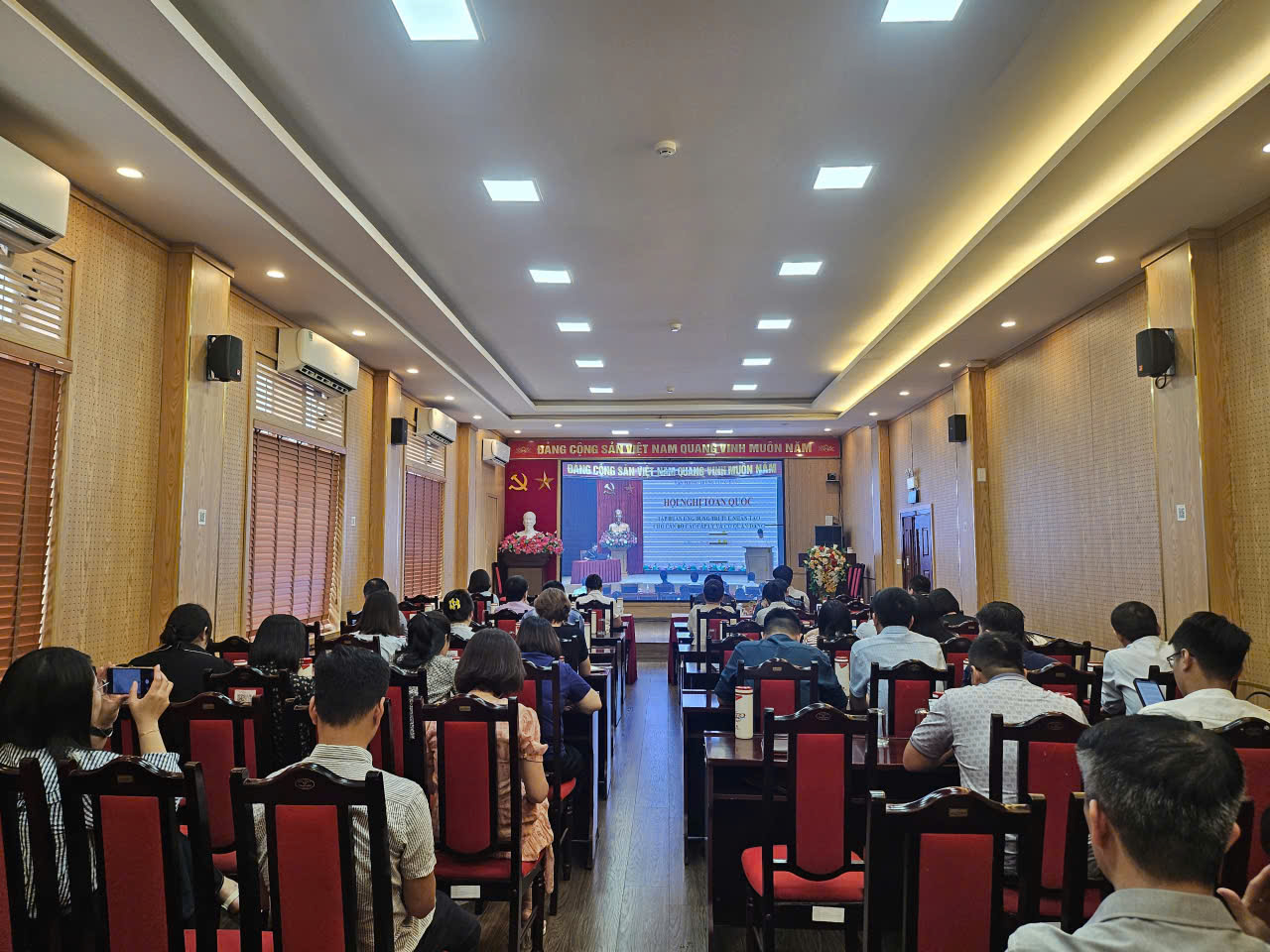 Đẩy mạnh ứng dụng trí tuệ nhân tạo cho cán bộ cấp ủy và cơ quan Đảng