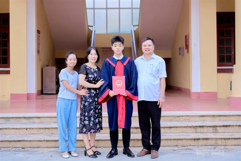 Ma Vũ Duy trở thành thủ khoa khối A00 tỉnh Tuyên Quang