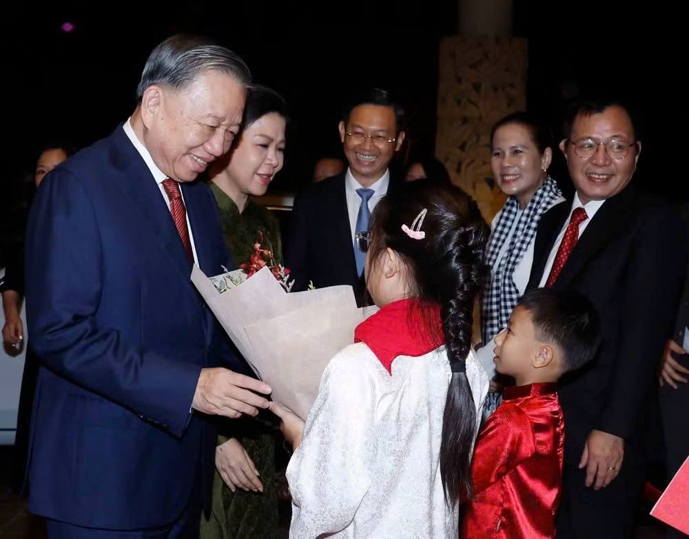 Tổng Bí thư, Chủ tịch nước Tô Lâm và Phu nhân bắt đầu thăm cấp Nhà nước Cộng hòa Singapore