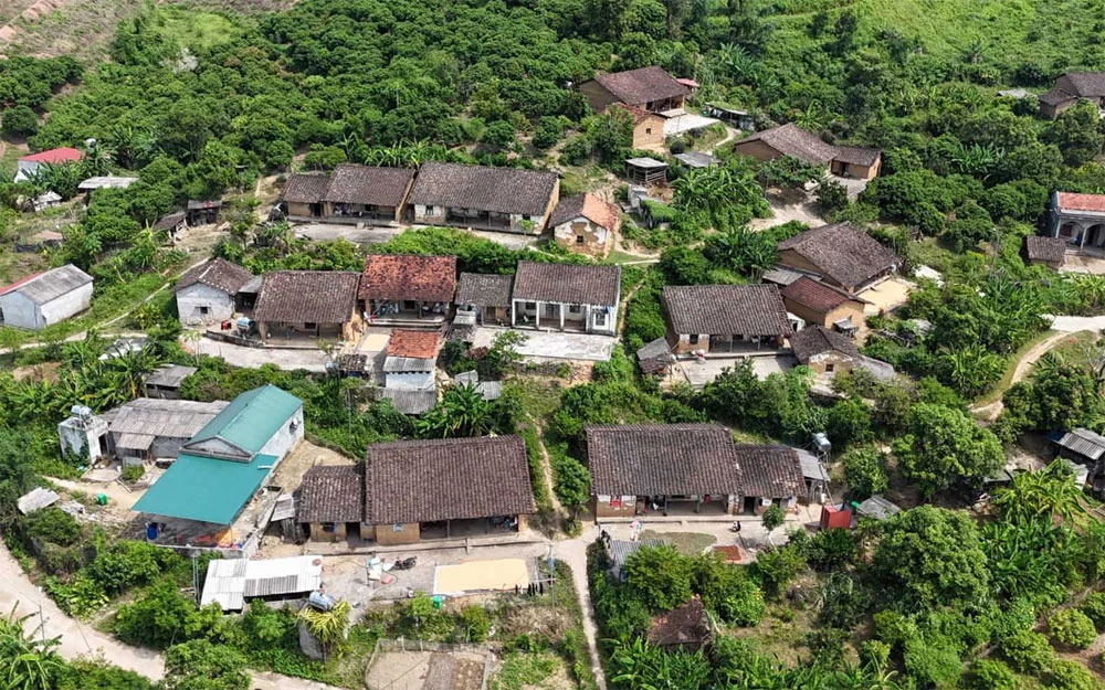 Một ngôi làng đẹp như cổ tích ở tỉnh Bắc Giang (cũ), nay thuộc tỉnh Bắc Ninh, có 17 nhà trình tường cổ trên 100 tuổi 