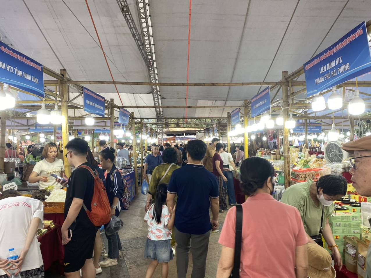 Quảng bá, tiêu thụ nông sản: "Đòn bẩy" giúp nông dân nâng cao giá trị hàng hóa