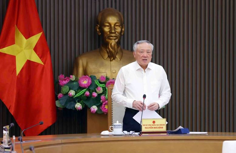 Sắc sảo trong đấu tranh, phản bác các quan điểm, sai trái thù địch trong tình hình mới
