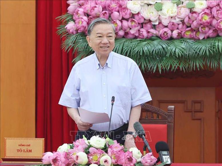  Tổng Bí thư: Tiếp tục chủ động rà soát, hoàn thiện dự thảo các văn kiện Đại hội XIV của Đảng 