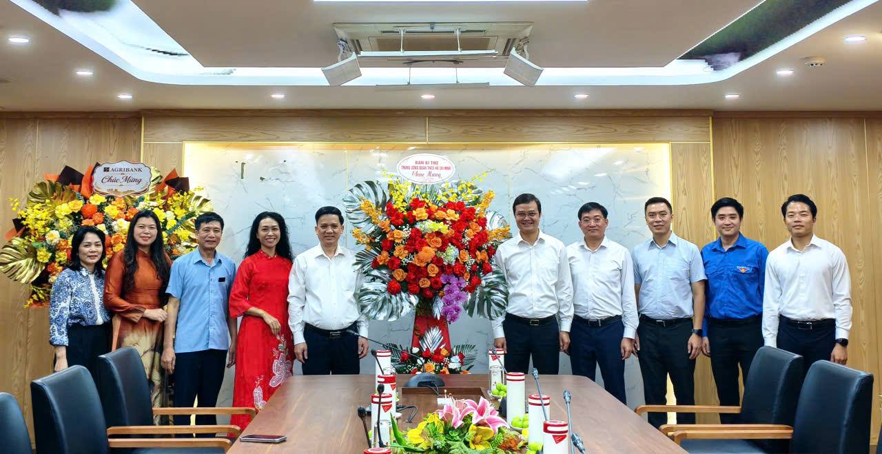 Các cơ quan, tổ chức, doanh nghiệp chúc mừng 96 năm ngày thành lập Hội Nông dân Việt Nam