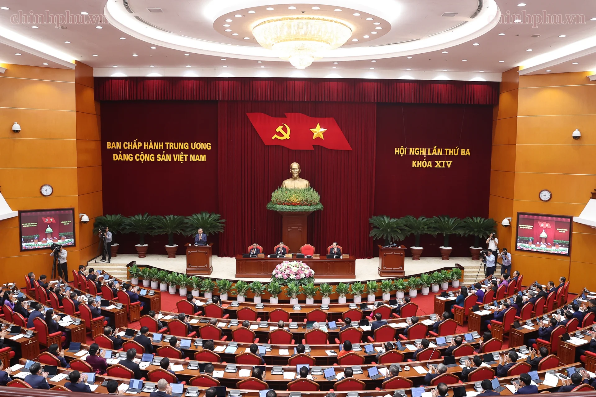 Anh-tin-bai