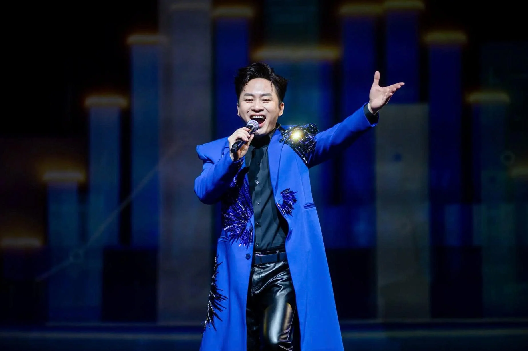 Anh-tin-bai
