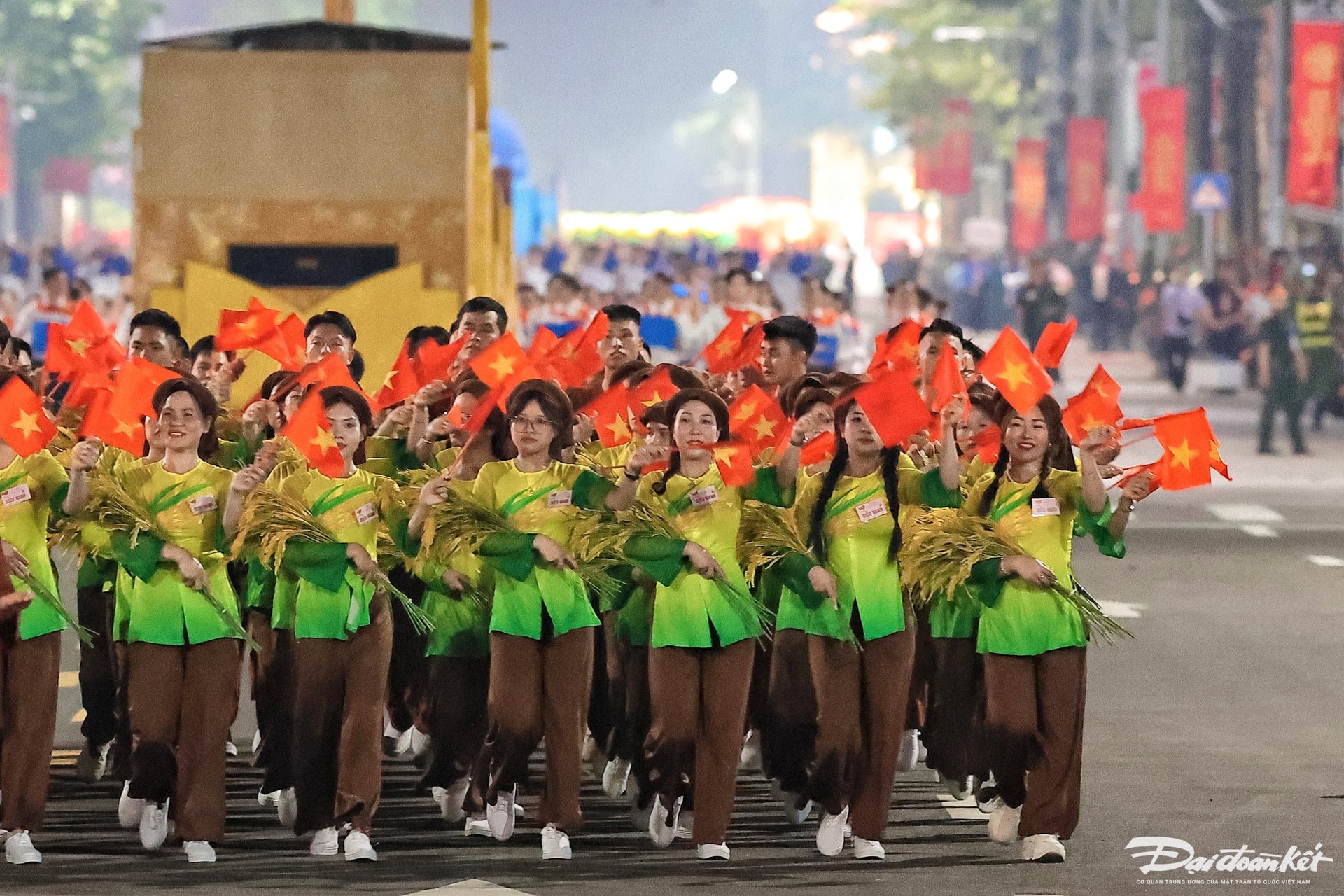 Hình ảnh khối Mặt trận Tổ quốc Việt Nam trong lễ Sơ duyệt A80 tạo dấu ấn sâu đậm