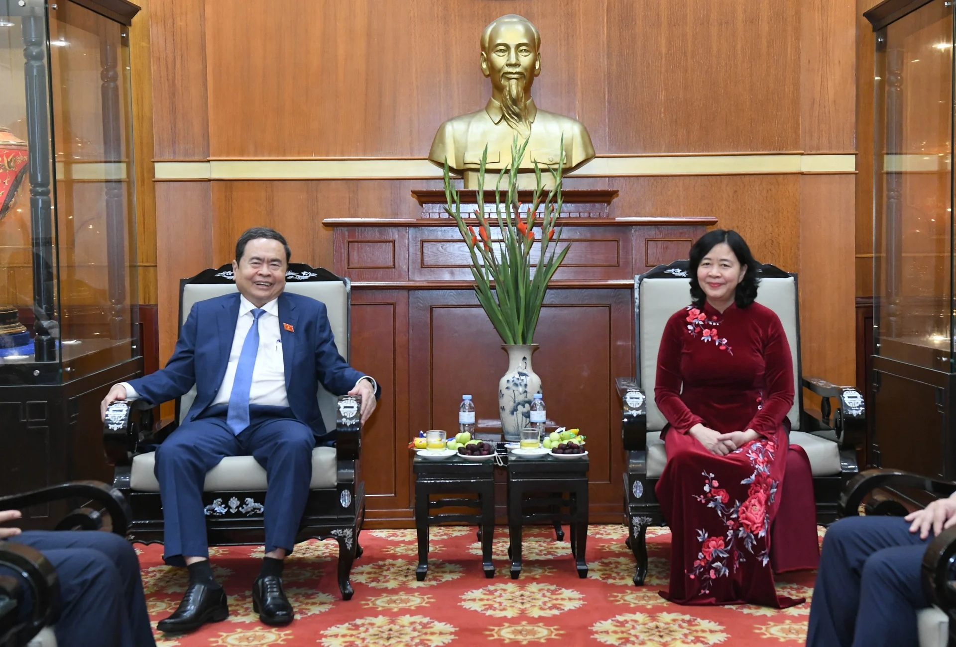 Anh-tin-bai