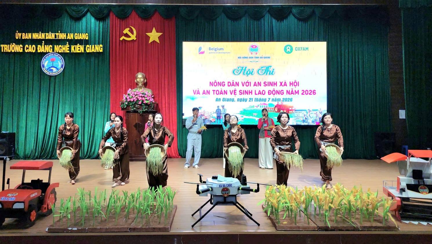 “Nữ nông dân vùng Đồng bằng sông Cửu Long sản xuất an toàn – An sinh bền vững”