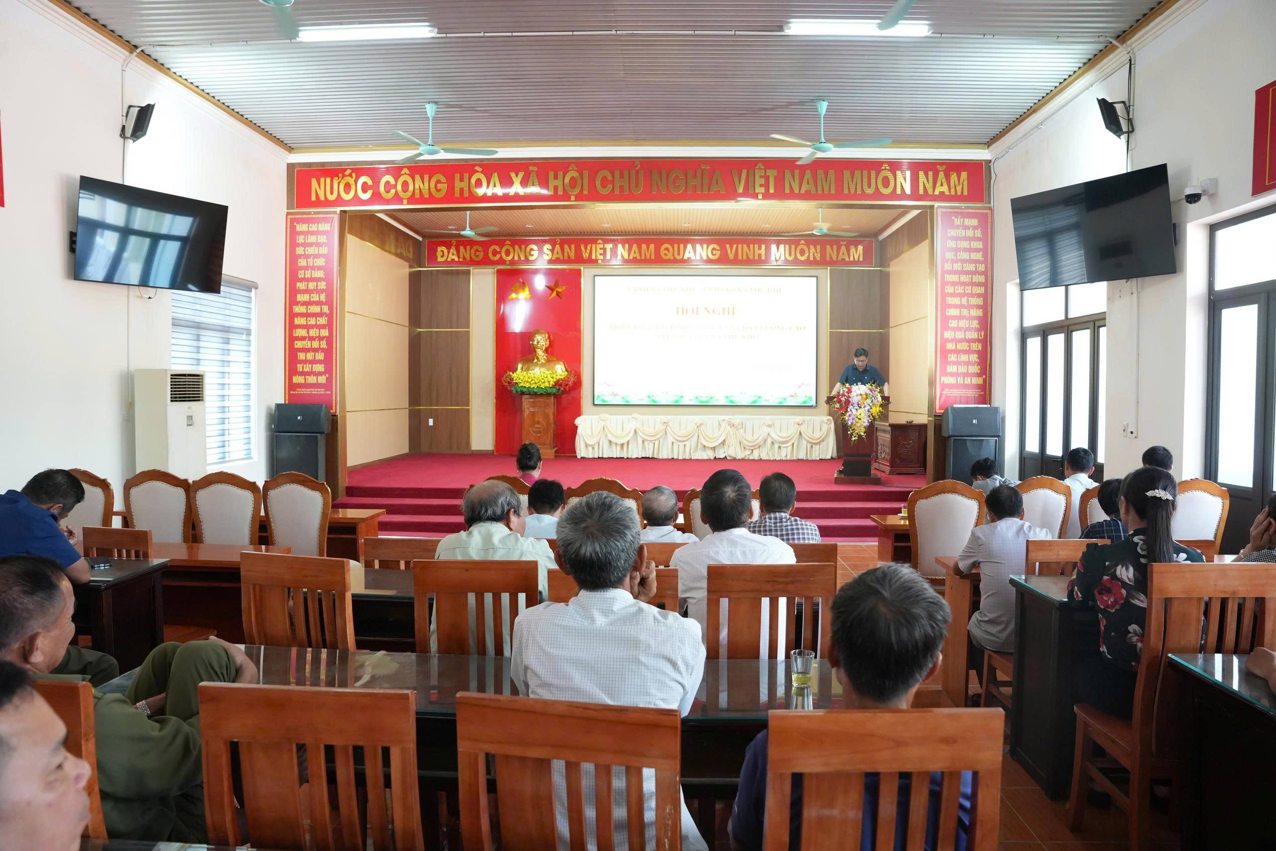Hội Nông dân xã Phú Khê triển khai mô hình trồng lúa chất lượng cao