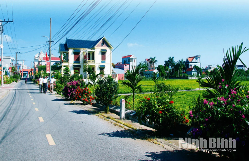 Nông thôn mới Ninh Bình (gồm địa phận Nam Định, Hà Nam trước đây), làng trù phú, tuyến đường hoa đẹp, nhà biệt thự to