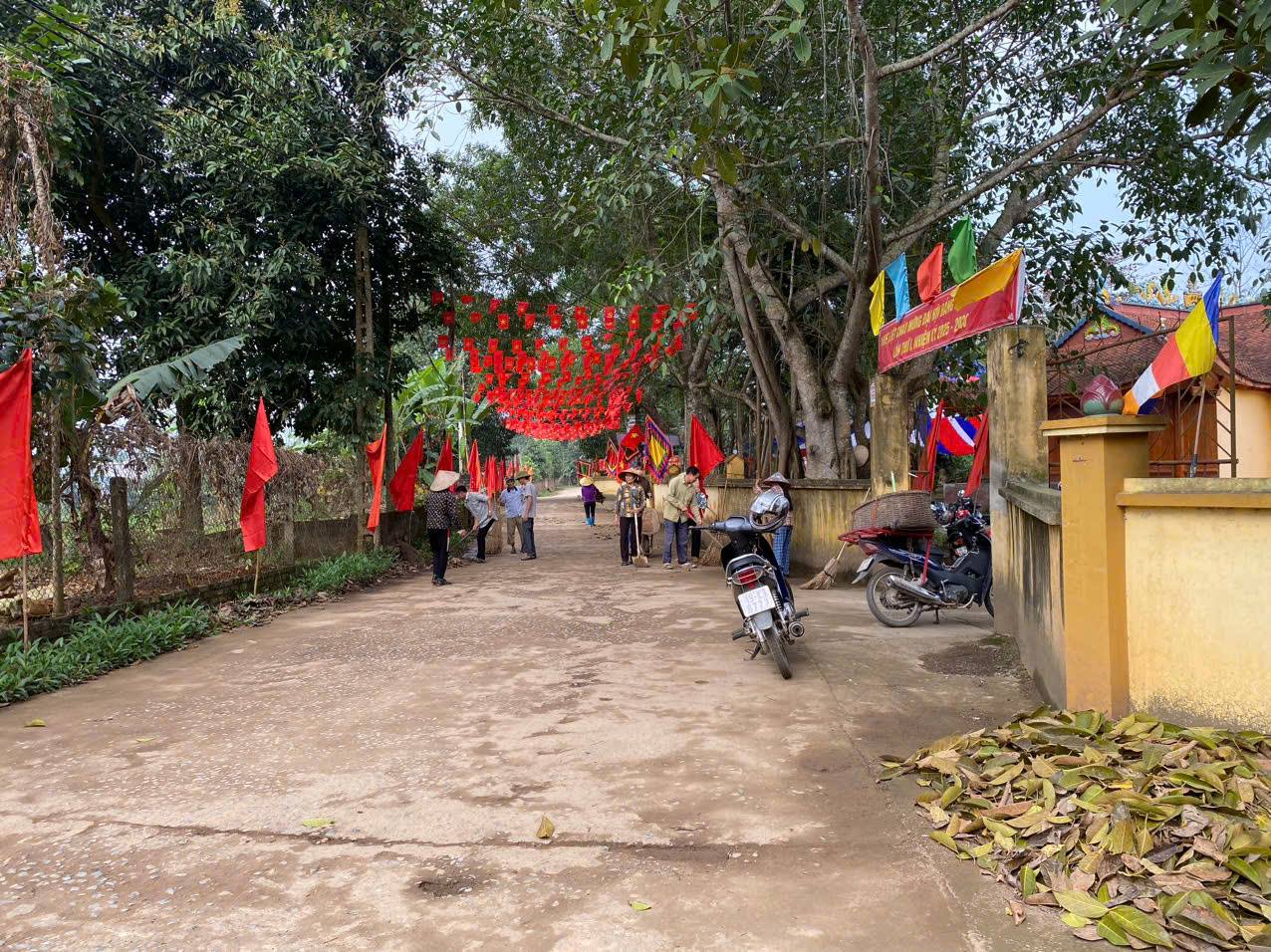 Nông dân xã Phú Khê (Phú Thọ) thi đua chào mừng bầu cử Quốc hội và HĐND các cấp