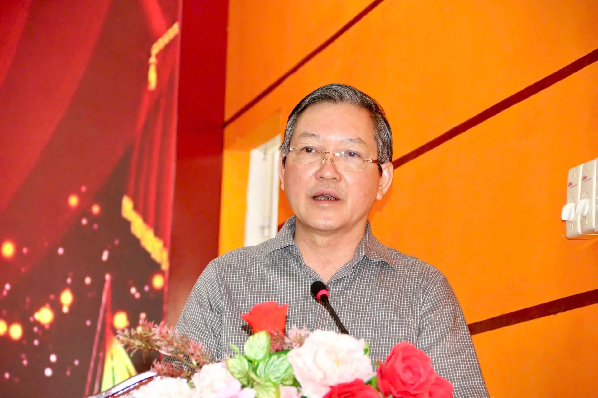 Chủ tịch Hội Nông dân Việt Nam Lương Quốc Đoàn tiếp xúc cử tri An Giang: Tháo gỡ "nút thắt" cho nông dân vùng biên