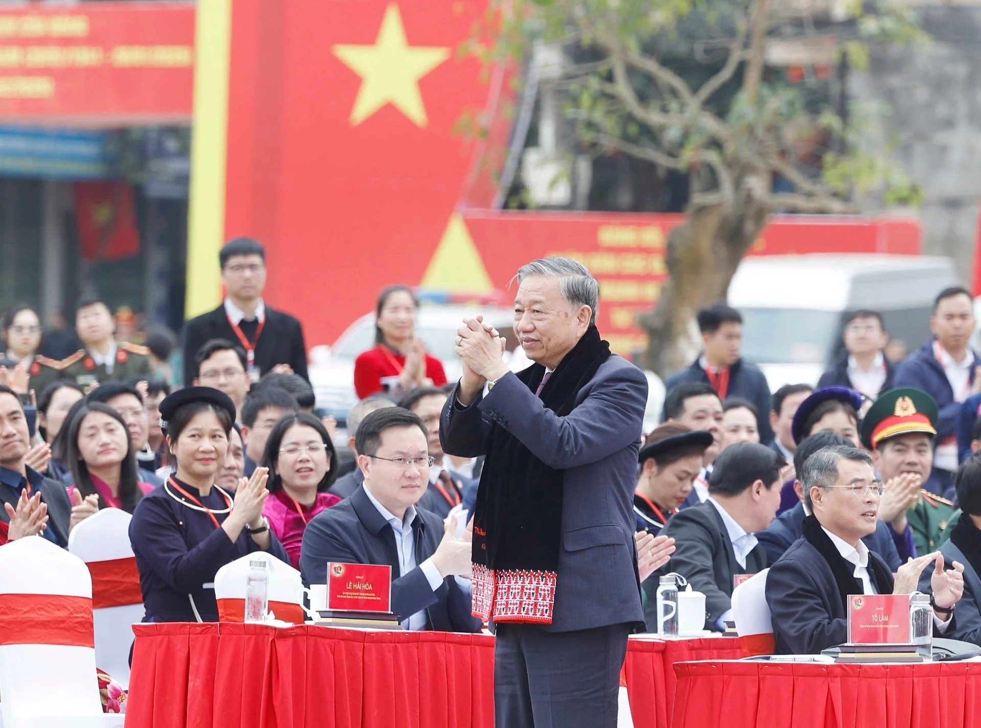 Anh-tin-bai