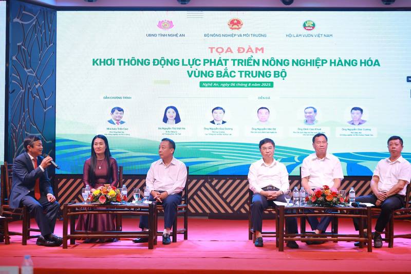 Giá chè nội địa đắt gấp 4 lần xuất khẩu: Thị trường trong nước ngày càng hấp dẫn