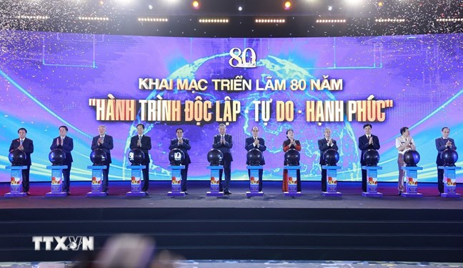 Khai mạc Triển lãm '80 năm hành trình Độc lập - Tự do - Hạnh phúc': Tự hào Việt Nam ta đi lên