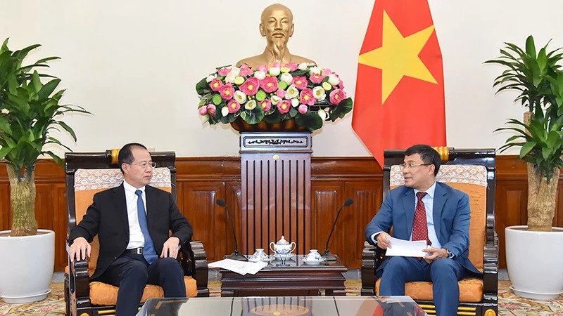 Anh-tin-bai