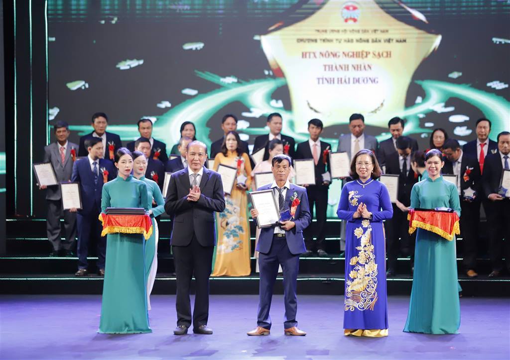 Vietnam Farmers Union reports to the Prime Minister on 1-year-implementation of Decision No.182