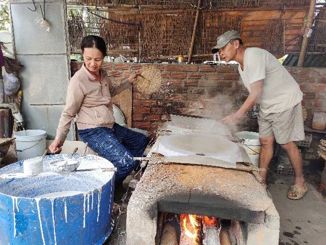 Quỹ HTND Bình Định hỗ trợ phát triển làng nghề bánh tráng