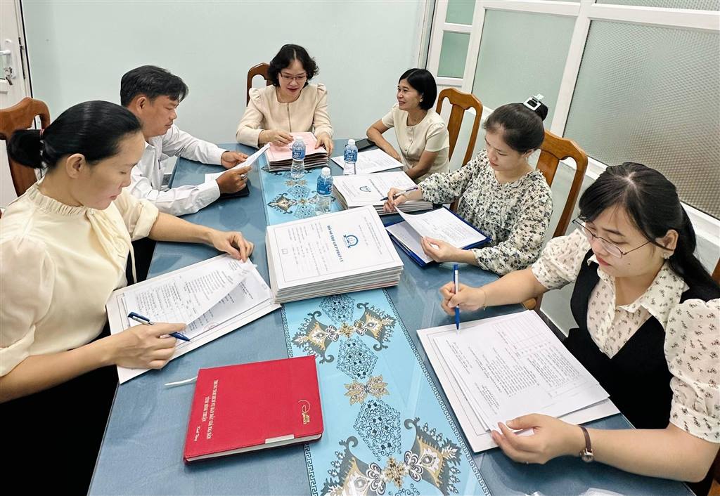 Tích cực thực hiện Quyết định 217, 218 của Bộ Chính trị