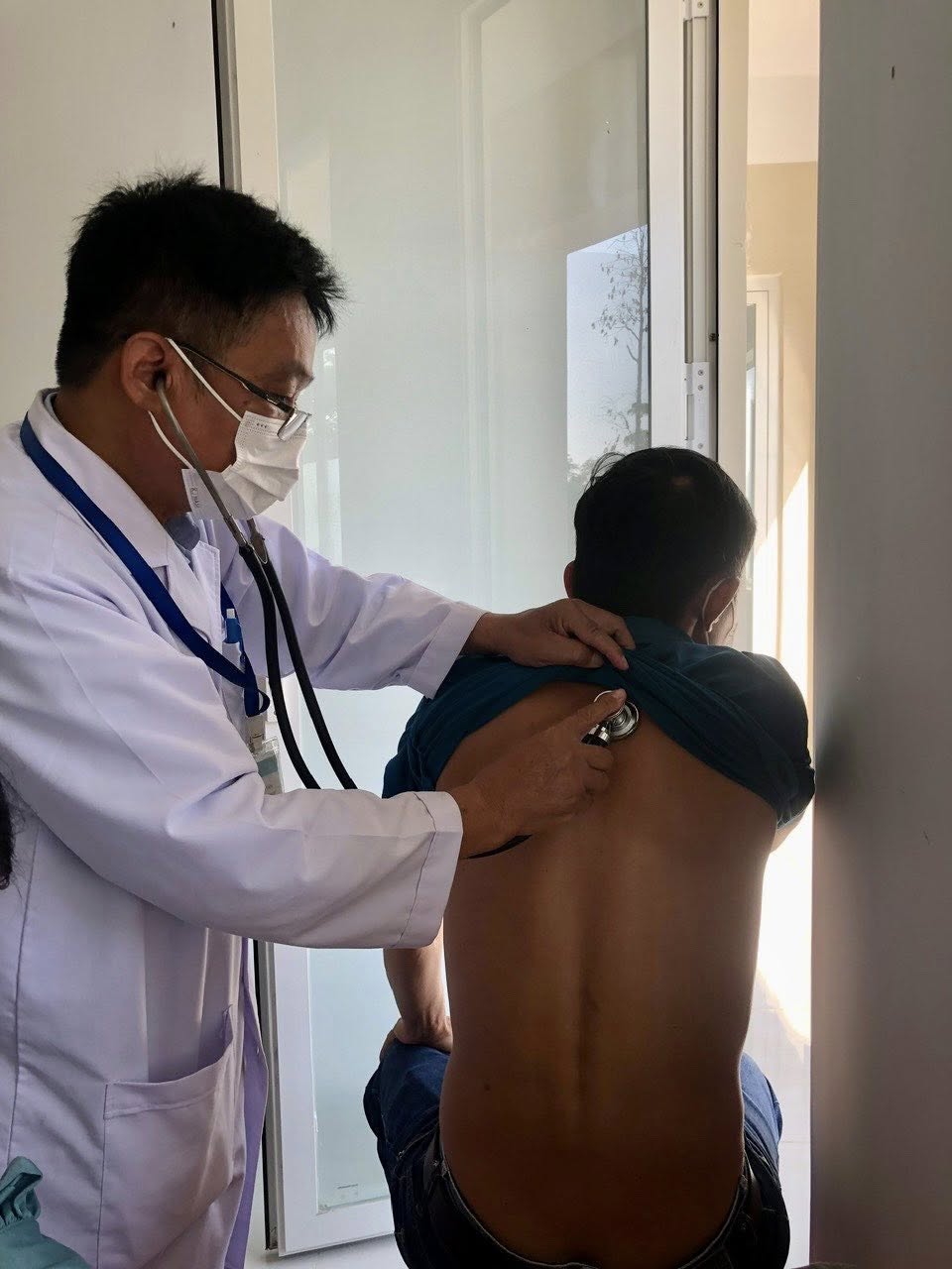 LỢI ÍCH CỦA ĐIỀU TRỊ NGHIỆN CHẤT DẠNG THUỐC PHIỆN BẰNG METHADONE